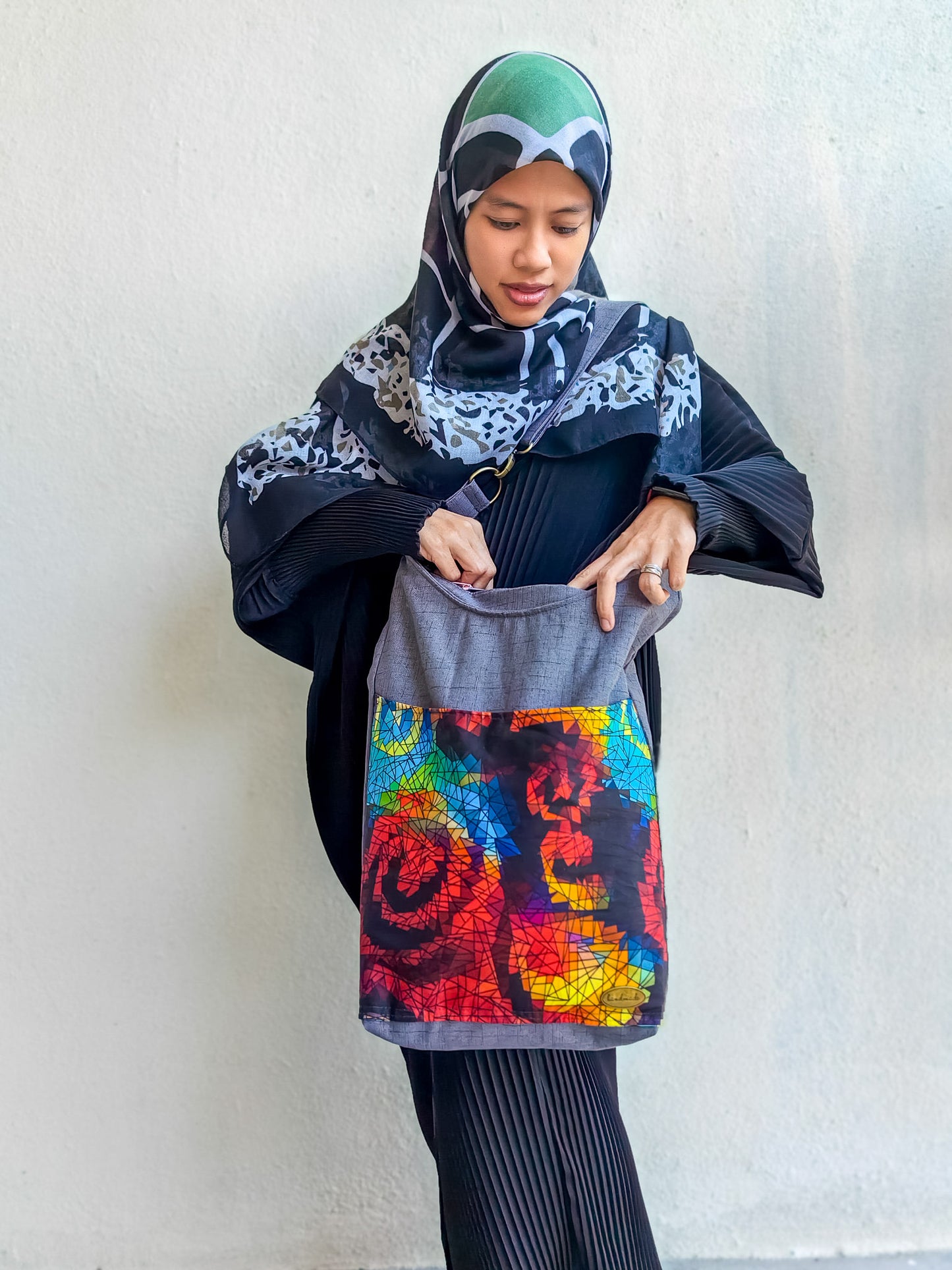 Libretto Handbag & Tote