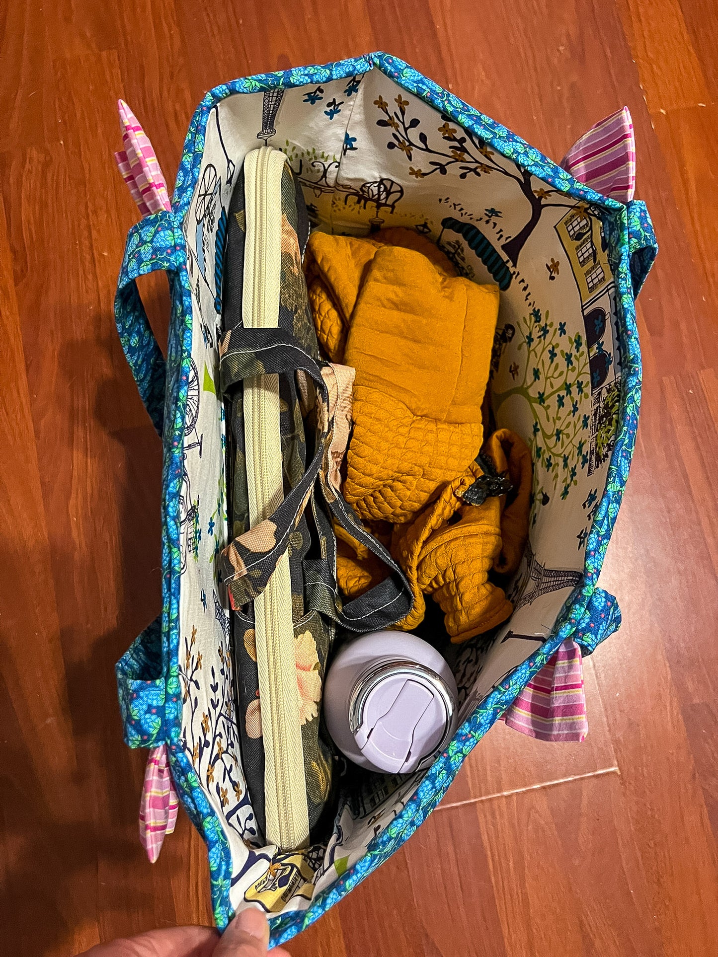 Ottava Ruffle Tote Bag