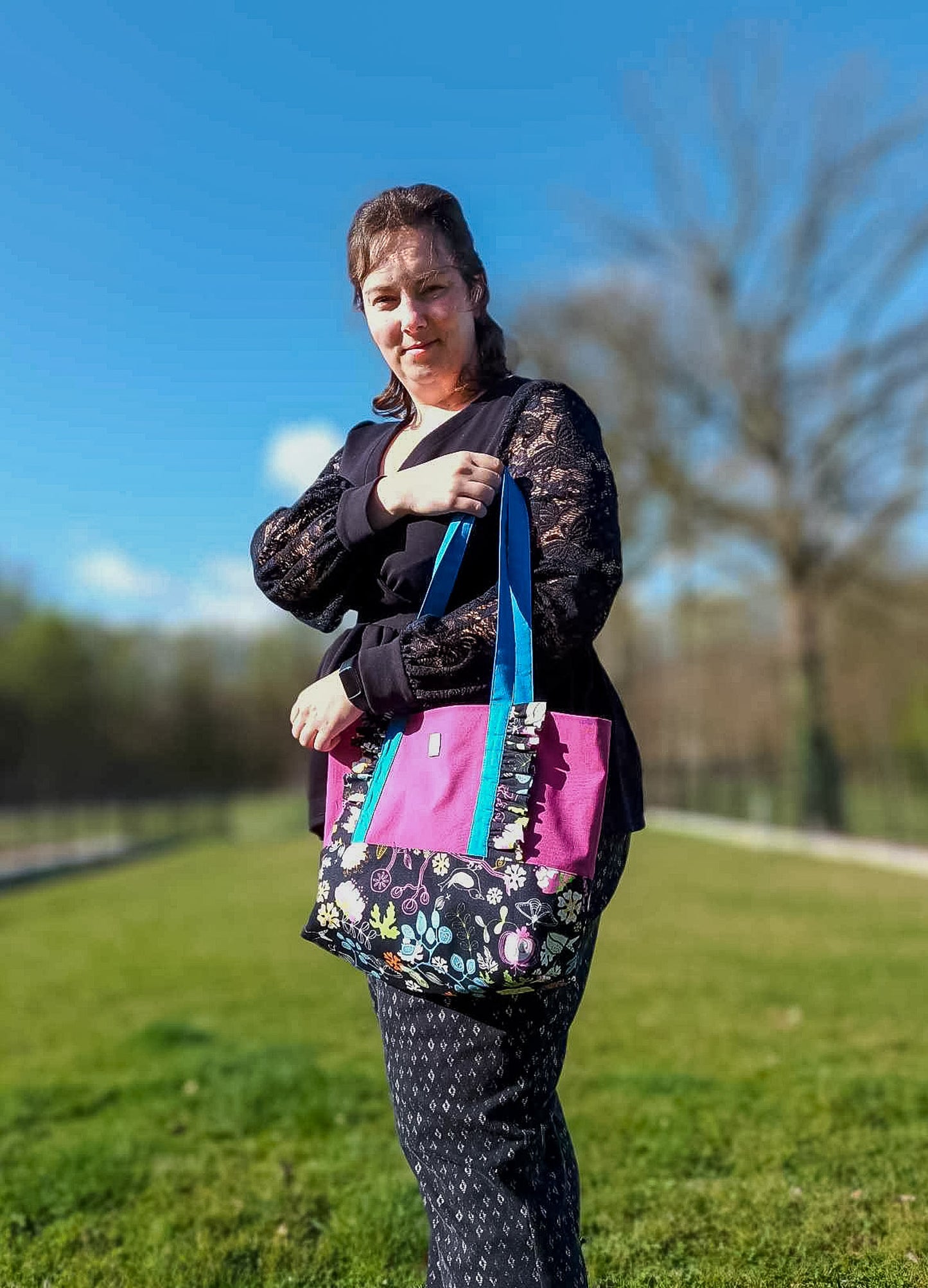 Ottava Ruffle Tote Bag